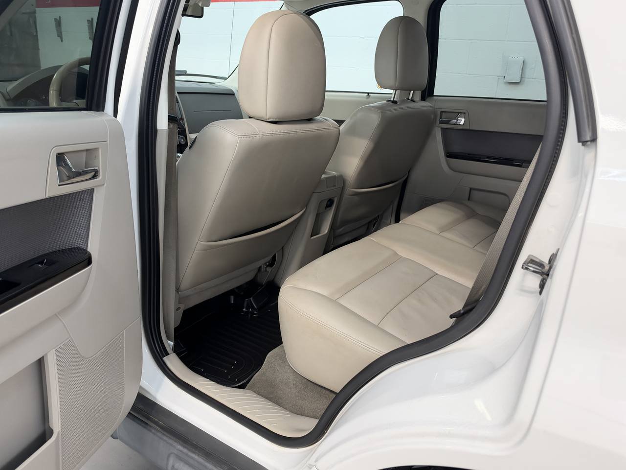 Used 2010 Ford Escape 4WD Hybrid image 28
