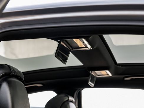 Used 2019 Mercedes-Benz S 560 4MATIC Sedan image 25