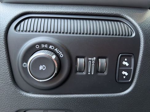 Used 2022 Jeep Wagoneer Series II w/ Premium Group I image 51