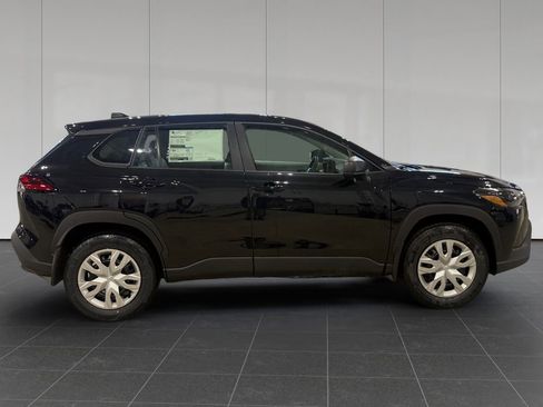 Used 2026 Toyota Corolla Cross L image 31