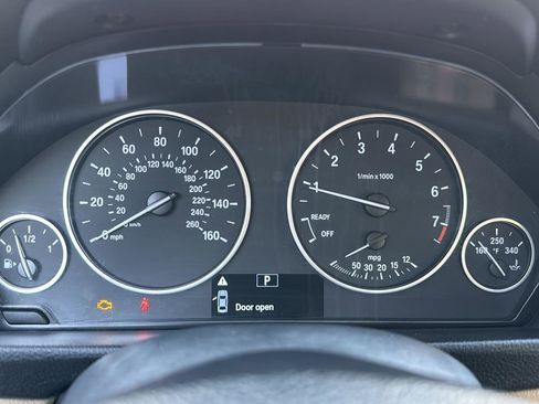 Used 2018 BMW 320i Sedan image 12