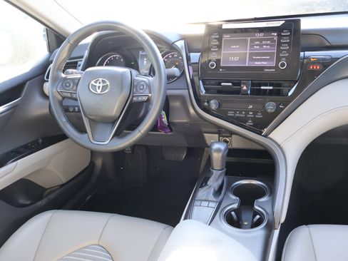 Used 2024 Toyota Camry SE image 15