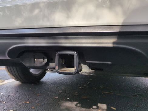 Used 2024 Chrysler Pacifica Touring-L w/ Road Tripper Package image 35