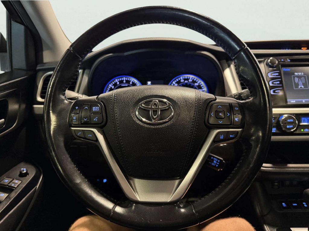 Used 2018 Toyota Highlander XLE w/ Protection Package #3 AWD/4WD image 41