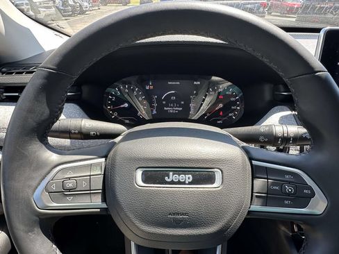 Used 2022 Jeep Compass Latitude AWD/4WD image 19