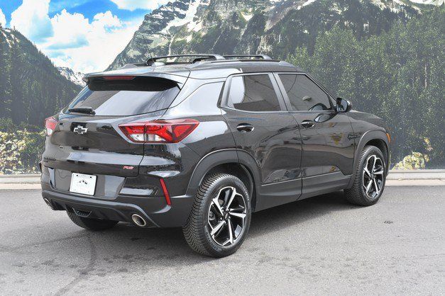 Used 2023 Chevrolet TrailBlazer RS w/ Convenience Package AWD/4WD image 3