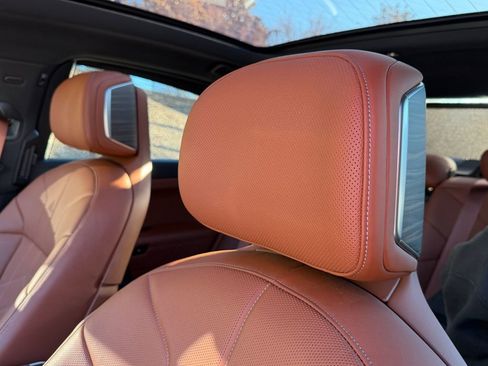 Used 2023 BMW 760i xDrive image 29