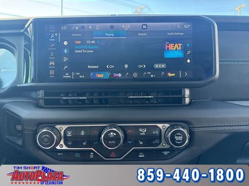 Used 2025 Jeep Wrangler Unlimited Rubicon 4xe w/ Convenience Group AWD/4WD image 5