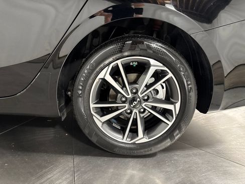 Certified 2023 Kia Forte LXS FWD image 12