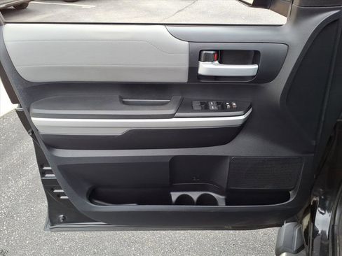 Used 2015 Toyota Tundra Limited w/ Limited Premium Package image 16