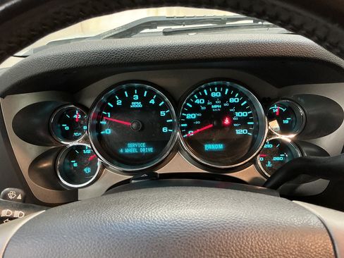 Used 2011 Chevrolet Silverado 1500 LT w/ All-Star Edition AWD/4WD image 12