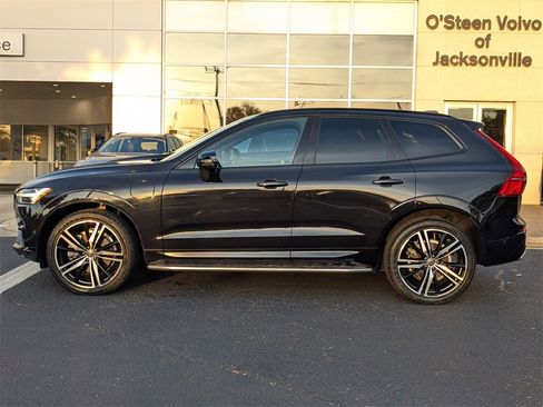 Used 2021 Volvo XC60 T8 R-Design w/ Advanced Package image 9