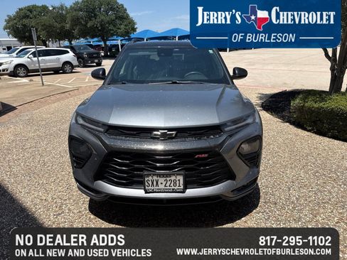Used 2022 Chevrolet TrailBlazer RS FWD image 2