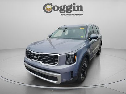 Used 2023 Kia Telluride S w/ S Sunroof Package