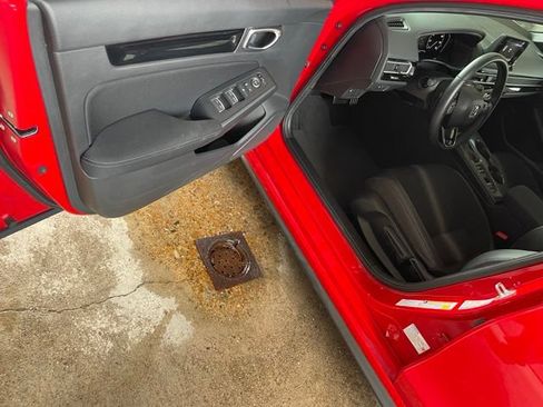 Used 2025 Honda Civic Sport image 18