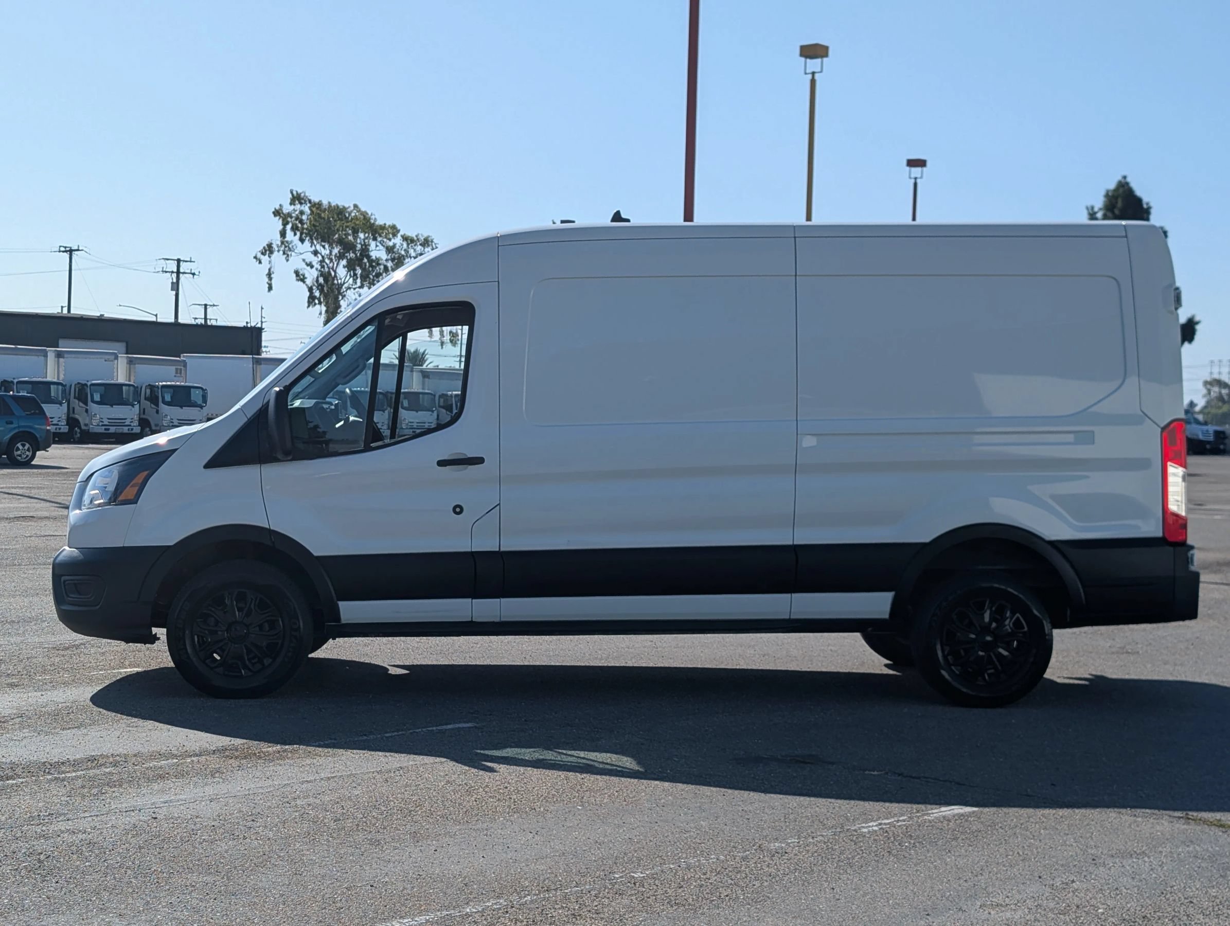 Used 2023 Ford Transit 250 Medium Roof w/ Load Area Protection Package RWD image 5