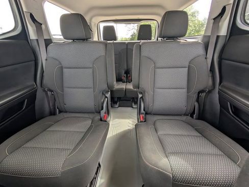 Used 2023 GMC Acadia SLE w/ Elevation Edition FWD image 18