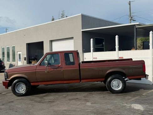 Used 1994 Ford F250 2WD SuperCab image 2