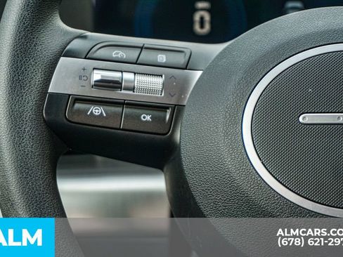 Used 2025 Hyundai Kona SE image 29