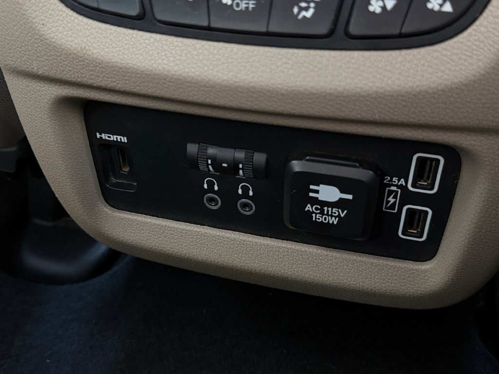 Used 2022 Honda Pilot Touring image 24