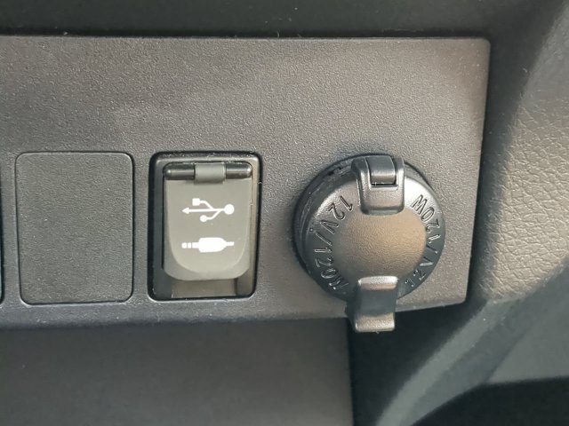 Used 2017 Toyota RAV4 XLE w/ All Weather Liner Package AWD/4WD image 25