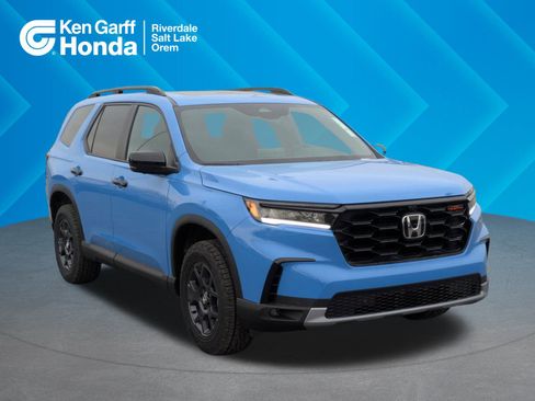 New 2025 Honda Pilot TrailSport image 1