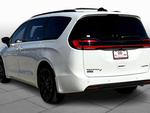 New 2026 Chrysler Pacifica Limited w/ S Appearance Package image 13