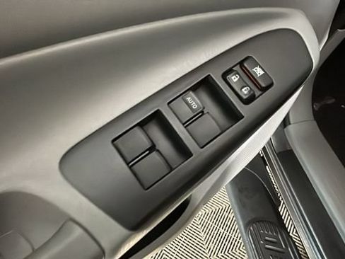 Used 2013 Toyota Tacoma PreRunner w/ TRD Off-Road Pkg RWD image 9