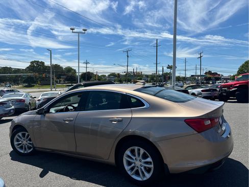 Used 2018 Chevrolet Malibu LT FWD image 6