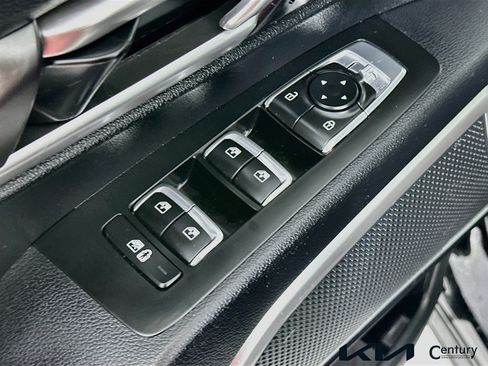 Certified 2024 Kia Telluride S w/ S Sunroof Package FWD image 18