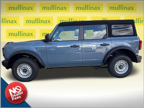 New 2025 Ford Bronco 4-Door image 2