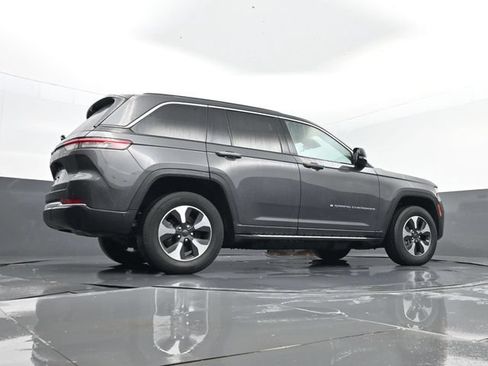 Used 2023 Jeep Grand Cherokee 4WD 4xe w/ Luxury Tech Group II image 27