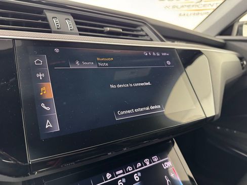 Used 2022 Audi e-tron S Prestige w/ Prestige Package AWD/4WD image 23