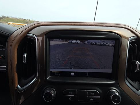 Used 2019 Chevrolet Silverado 1500 High Country image 23