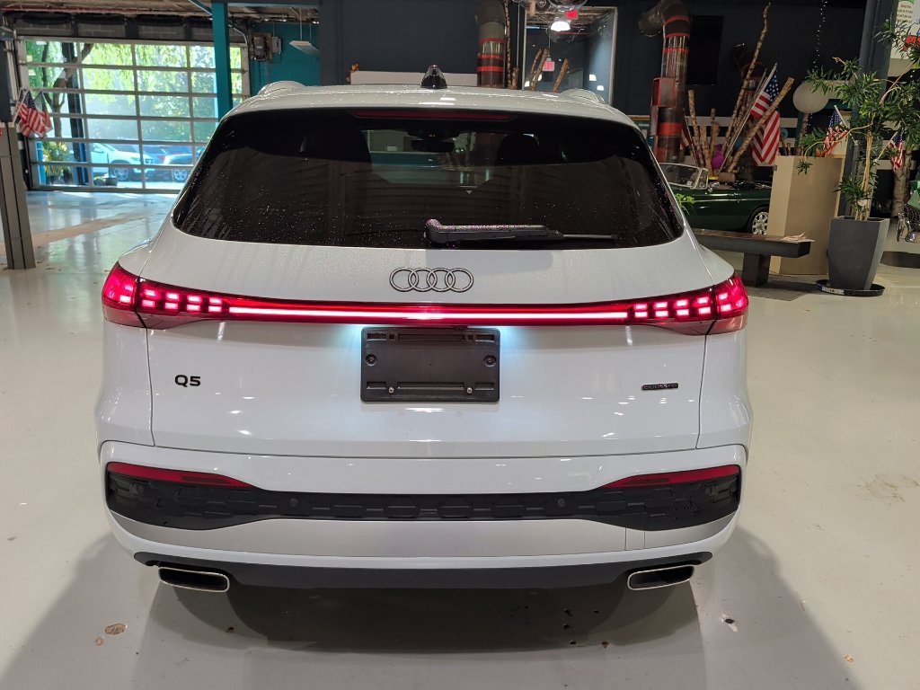 Used 2025 Audi Q5 Premium Plus w/ Premium Plus AWD/4WD image 15