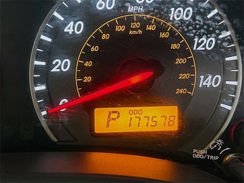 Used 2010 Toyota Corolla S image 15