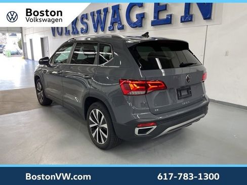 Used 2022 Volkswagen Taos SE w/ IQ.Drive SE Package image 2