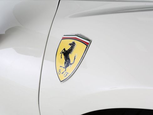 Used 2023 Ferrari SF90 Spider AWD/4WD image 11