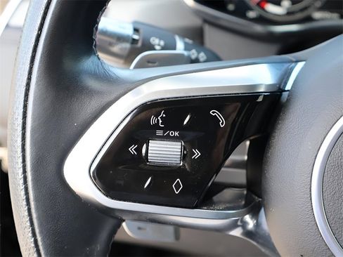 Used 2022 Jaguar F-PACE SVR image 33