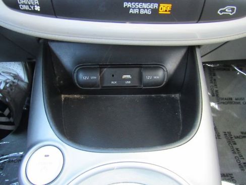 Used 2017 Kia Soul EV-e image 39