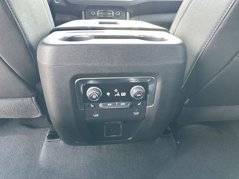 Used 2024 Chevrolet Tahoe High Country image 24