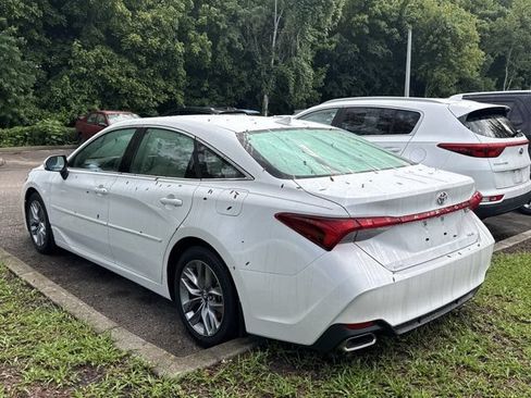 Used 2019 Toyota Avalon XLE w/ Moonroof Package FWD image 5