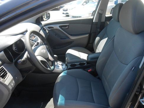 Used 2012 Hyundai Elantra GLS FWD image 10