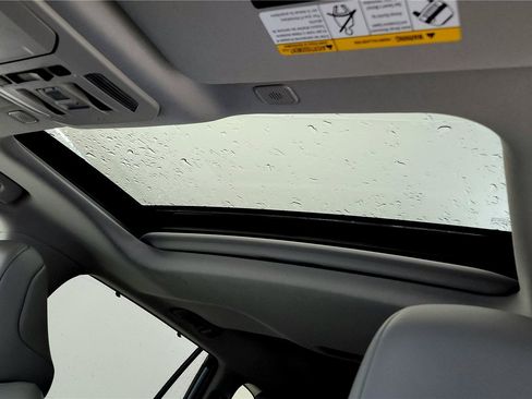 Used 2023 Toyota Highlander XLE image 20