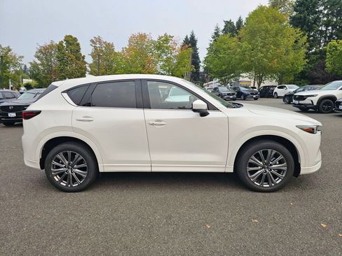 New 2025 MAZDA CX-5 Signature image 4