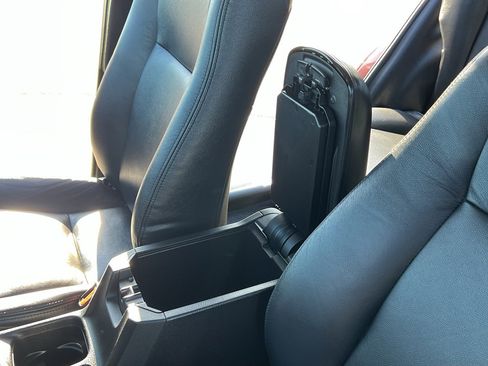 Used 2016 Toyota RAV4 LE image 18