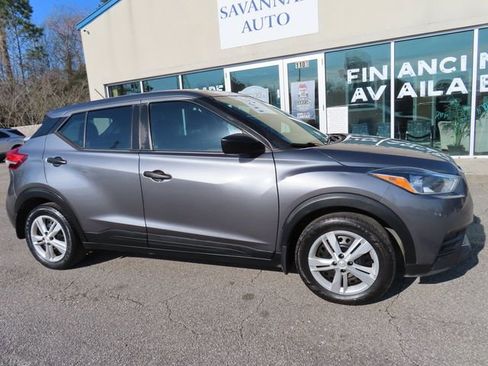 Used 2020 Nissan Kicks S image 7