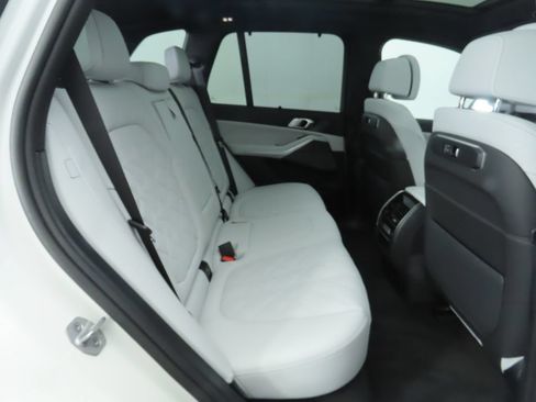 Used 2026 BMW X5 sDrive40i RWD image 24