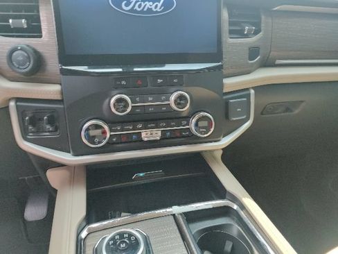 Used 2023 Ford Expedition Limited AWD/4WD image 26