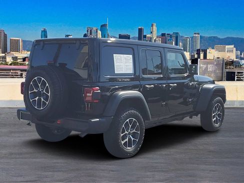 Used 2025 Jeep Wrangler Unlimited Sport AWD/4WD image 4